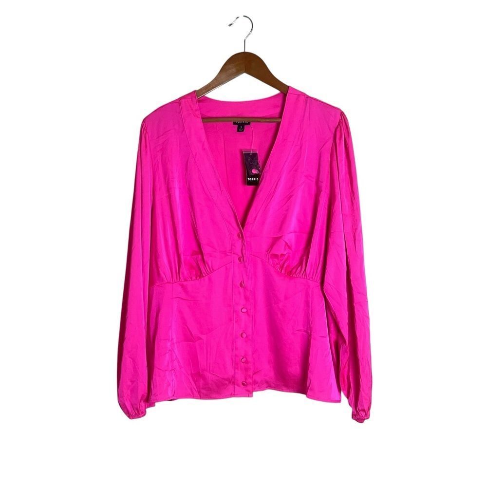 NWT! Torrid pink satin‎ effect blouse. Size 3X